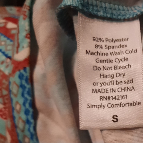 New Lularoe Irma Simply Comfortable Top Hi Low Tunic Shirt Size S Blue Maroon - Picture 6 of 6